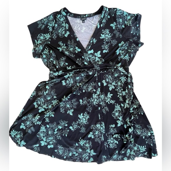 torrid Dresses & Skirts - Torrid Floral Wrap Dress in Black and Green